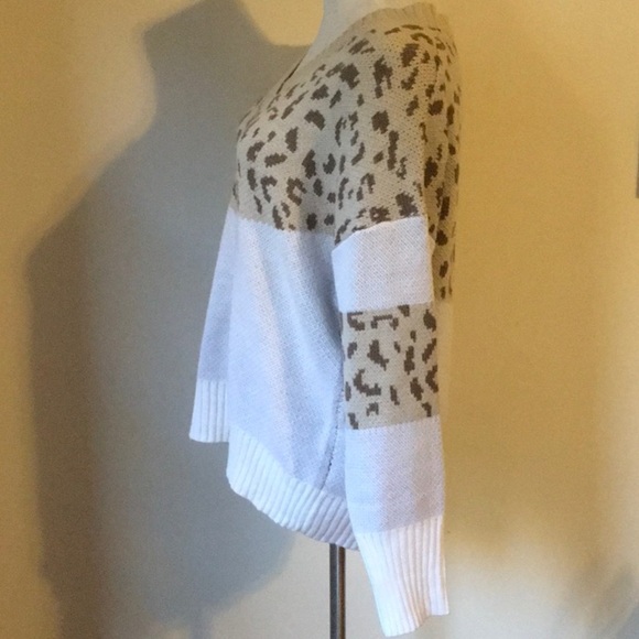 C/Z Collection by Cezele Brown and White Animal Print Sweater (sz L) - Picture 3 of 7